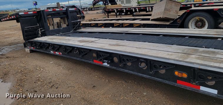 image for item JC9761 2000 Fontaine  lowboy equipment trailer
