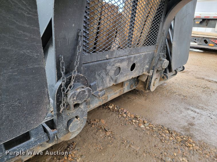 image for item JC9761 2000 Fontaine  lowboy equipment trailer