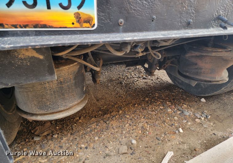 image for item JC9761 2000 Fontaine  lowboy equipment trailer