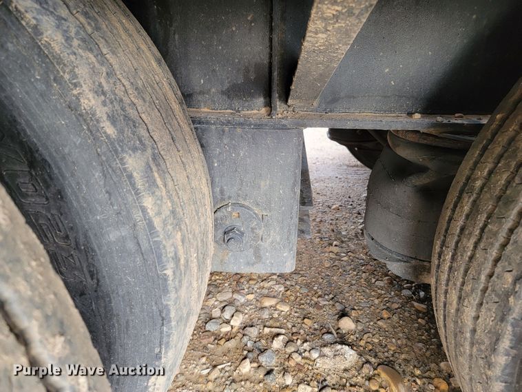 image for item JC9761 2000 Fontaine  lowboy equipment trailer