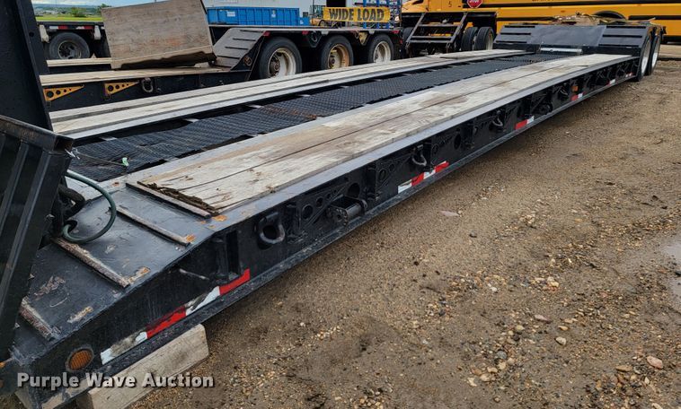 image for item JC9761 2000 Fontaine  lowboy equipment trailer