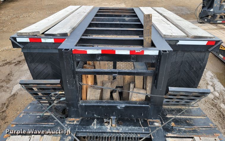 image for item JC9761 2000 Fontaine  lowboy equipment trailer