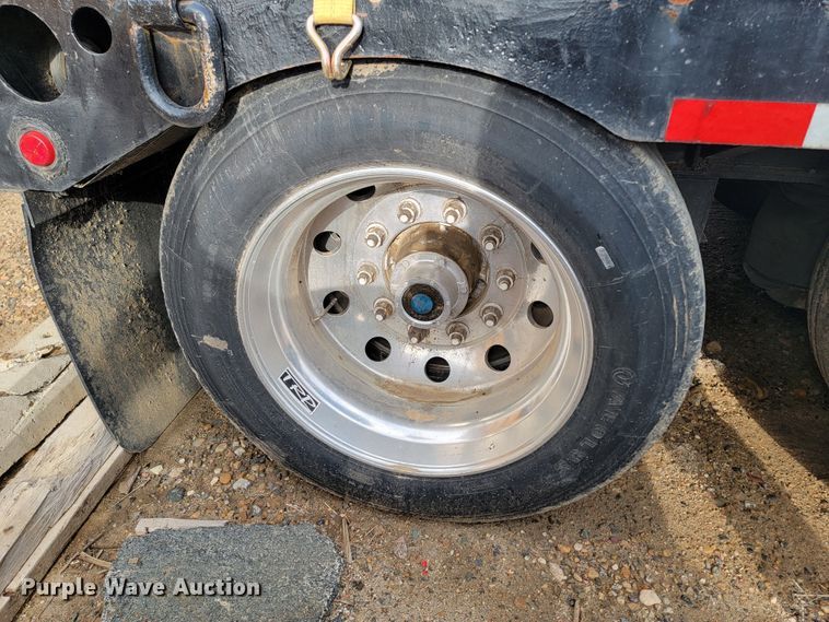 image for item JC9761 2000 Fontaine  lowboy equipment trailer