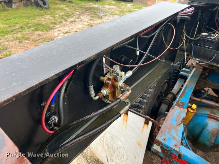 image for item JM9139 2006 Witzco Challenger RG-50  lowboy equipment trailer