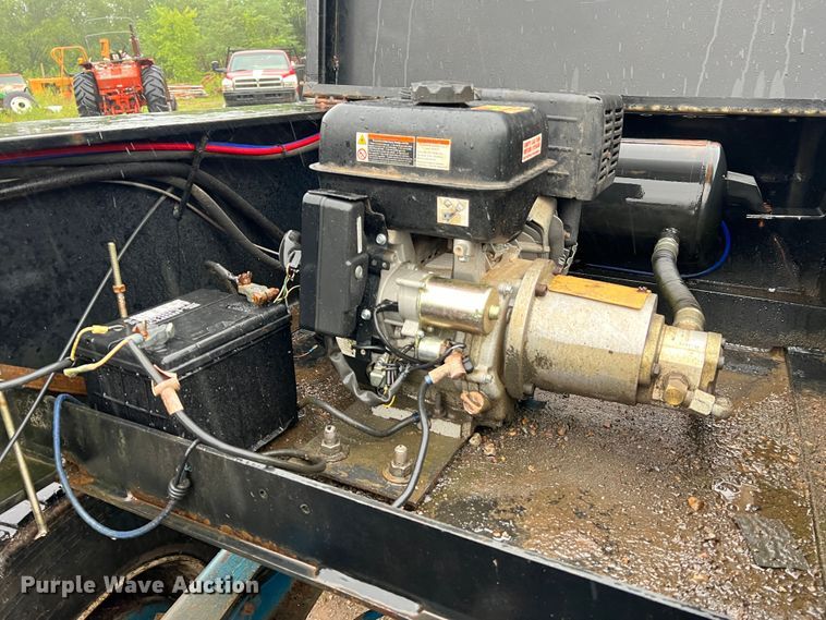 image for item JM9139 2006 Witzco Challenger RG-50  lowboy equipment trailer