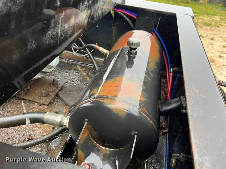 image for item JM9139 2006 Witzco Challenger RG-50  lowboy equipment trailer