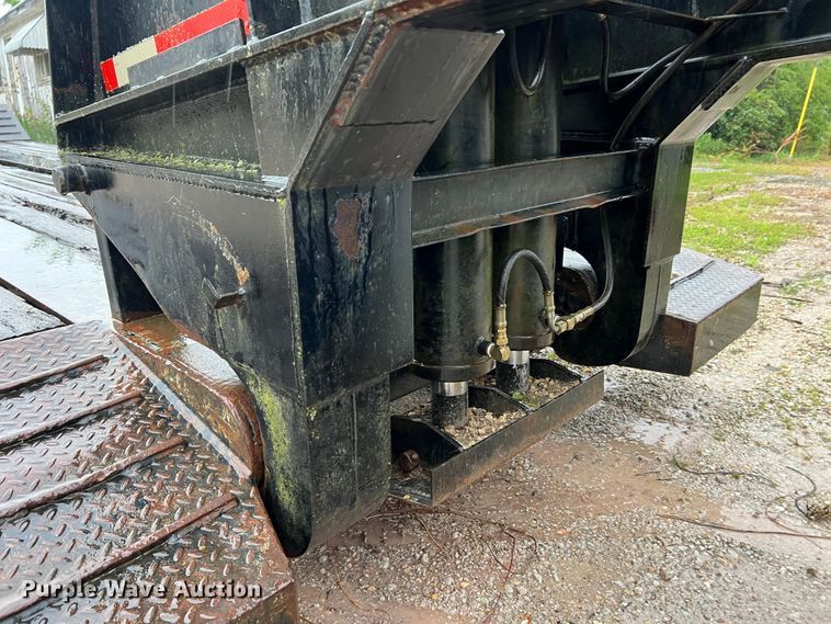 image for item JM9139 2006 Witzco Challenger RG-50  lowboy equipment trailer