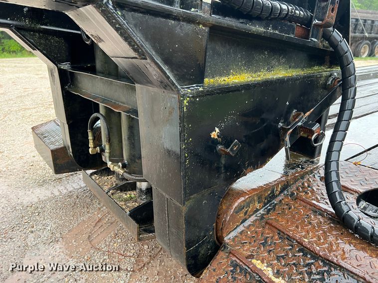 image for item JM9139 2006 Witzco Challenger RG-50  lowboy equipment trailer