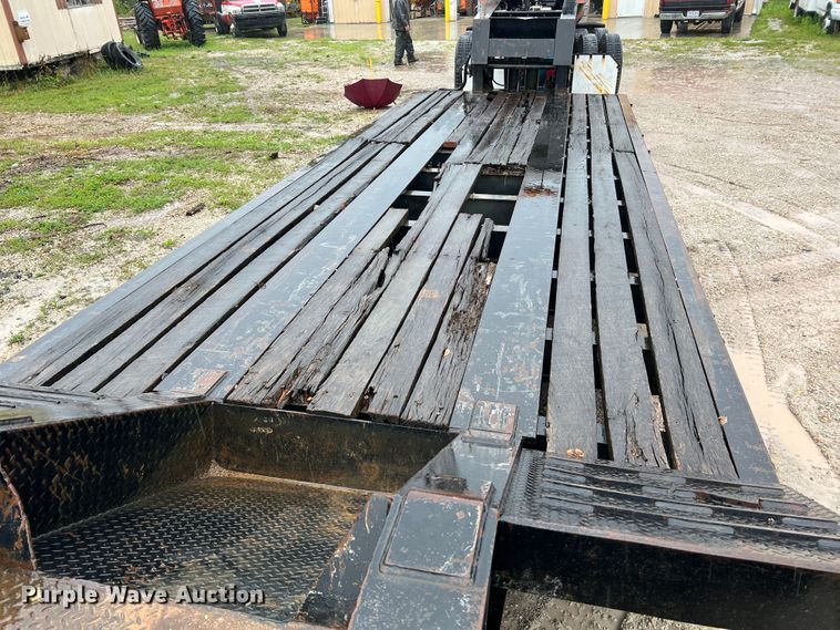 image for item JM9139 2006 Witzco Challenger RG-50  lowboy equipment trailer