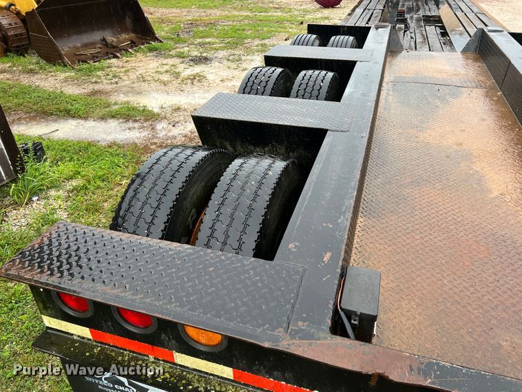 image for item JM9139 2006 Witzco Challenger RG-50  lowboy equipment trailer