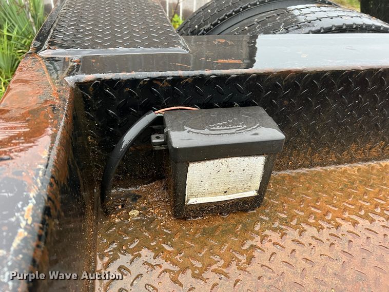 image for item JM9139 2006 Witzco Challenger RG-50  lowboy equipment trailer