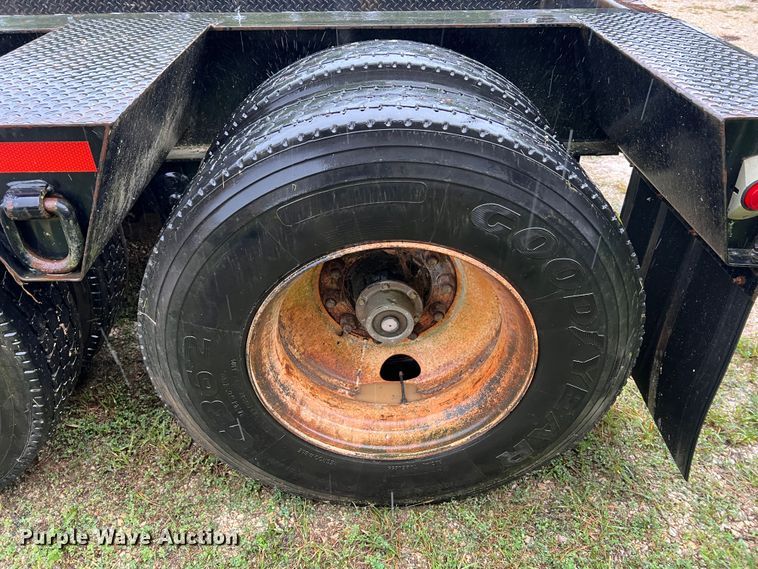 image for item JM9139 2006 Witzco Challenger RG-50  lowboy equipment trailer