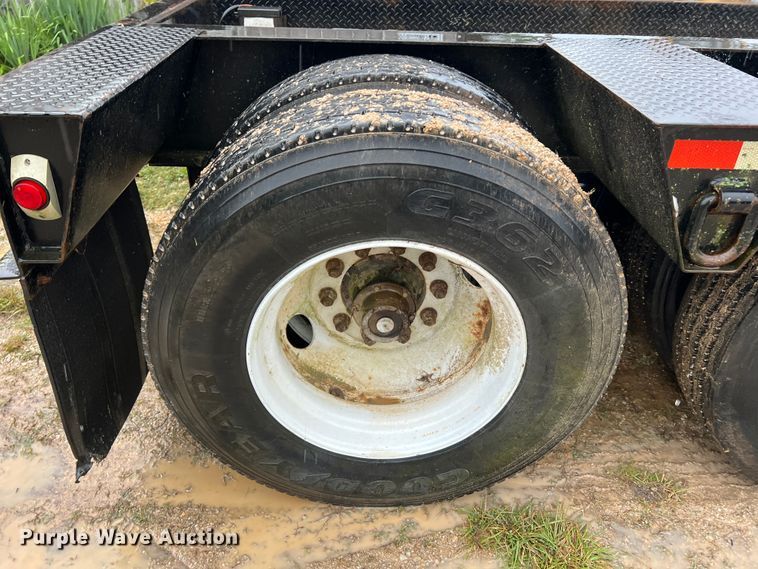 image for item JM9139 2006 Witzco Challenger RG-50  lowboy equipment trailer