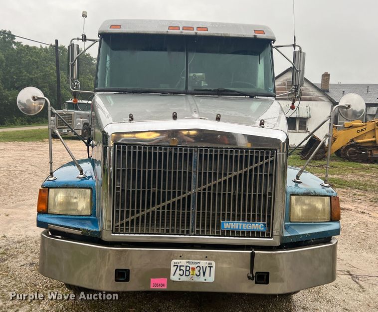 image for item JM9140 1992 White GMC WIA  Semi Truck