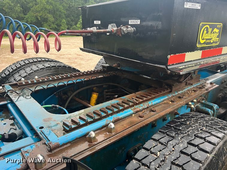 image for item JM9140 1992 White GMC WIA  Semi Truck