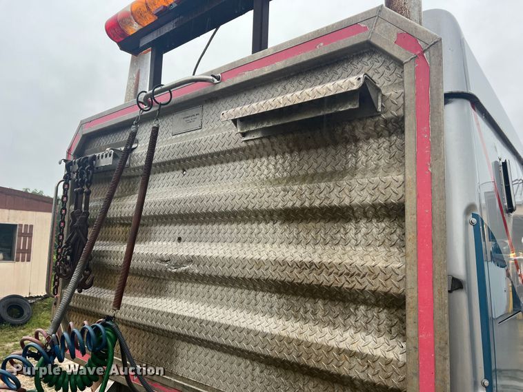 image for item JM9140 1992 White GMC WIA  Semi Truck