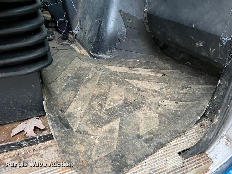 image for item JM9140 1992 White GMC WIA  Semi Truck