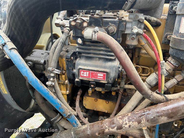 image for item JM9140 1992 White GMC WIA  Semi Truck