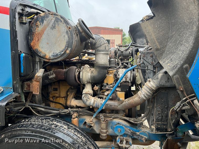 image for item JM9140 1992 White GMC WIA  Semi Truck