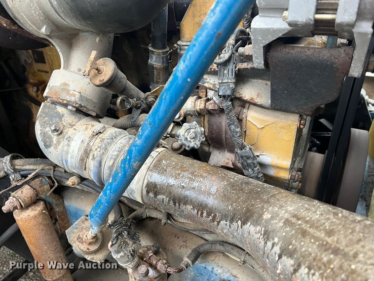 image for item JM9140 1992 White GMC WIA  Semi Truck