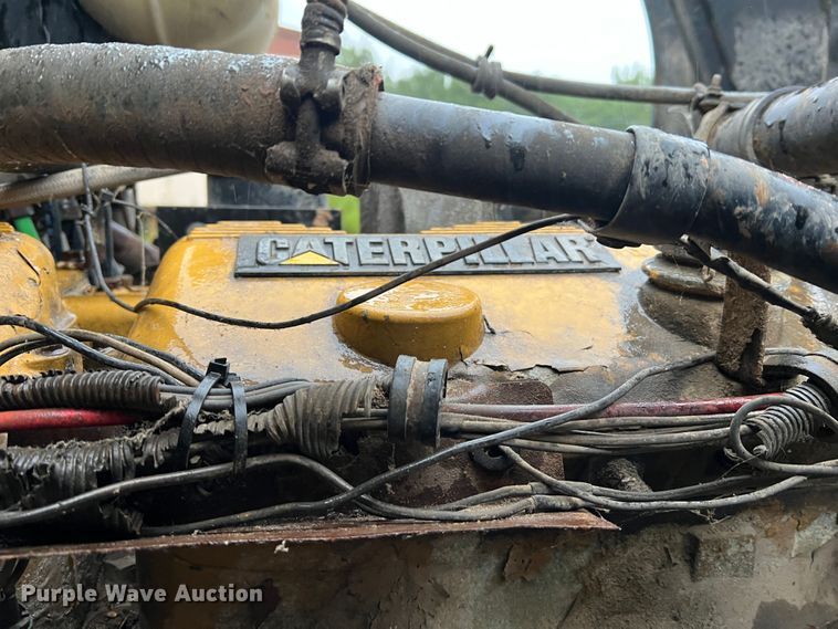 image for item JM9140 1992 White GMC WIA  Semi Truck