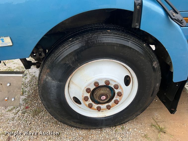 image for item JM9140 1992 White GMC WIA  Semi Truck