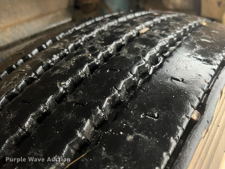 image for item JM9140 1992 White GMC WIA  Semi Truck