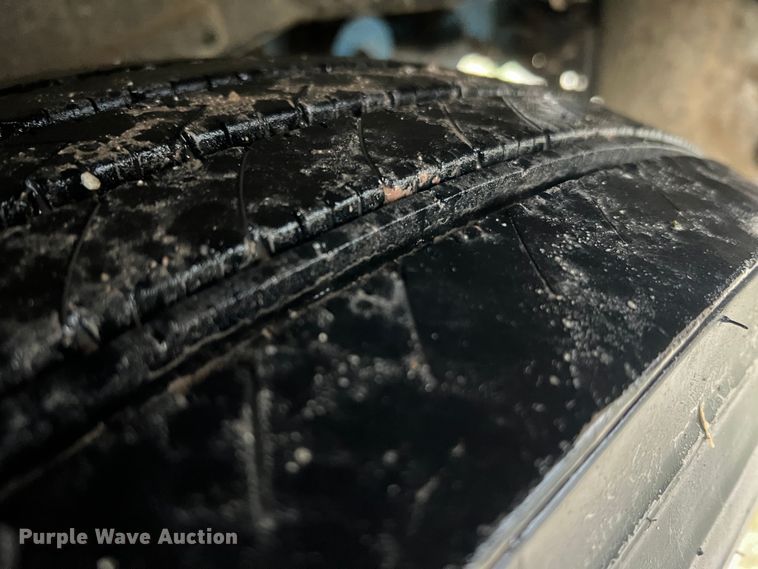 image for item JM9140 1992 White GMC WIA  Semi Truck