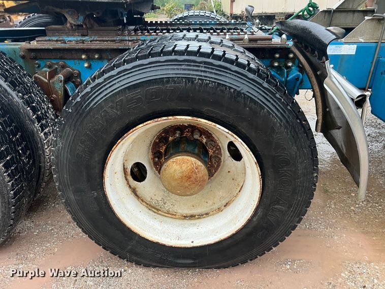 image for item JM9140 1992 White GMC WIA  Semi Truck