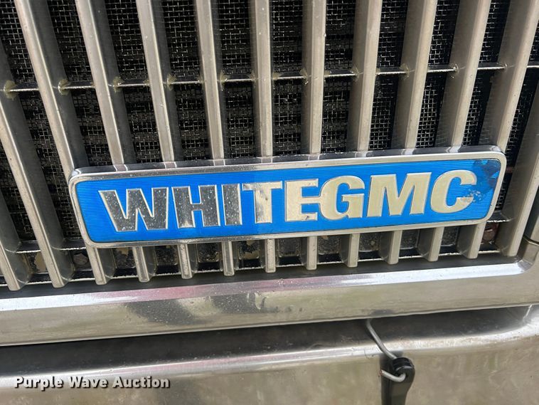 image for item JM9140 1992 White GMC WIA  Semi Truck