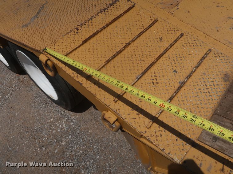 image for item JR9403 1997 Holden HPF50  lowboy equipment trailer