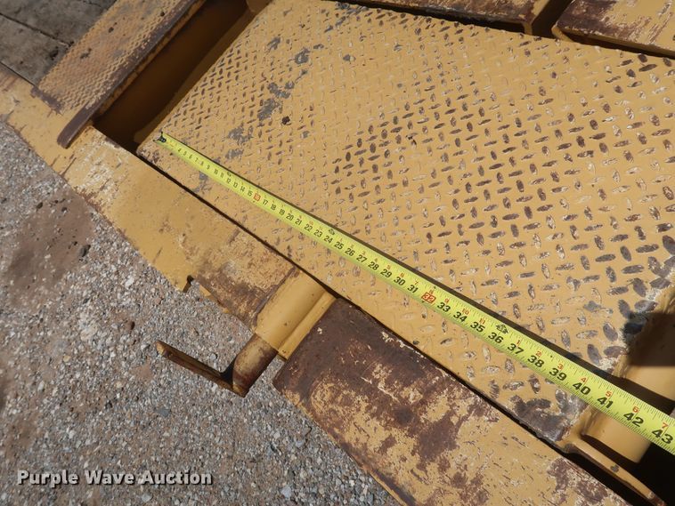 image for item JR9403 1997 Holden HPF50  lowboy equipment trailer