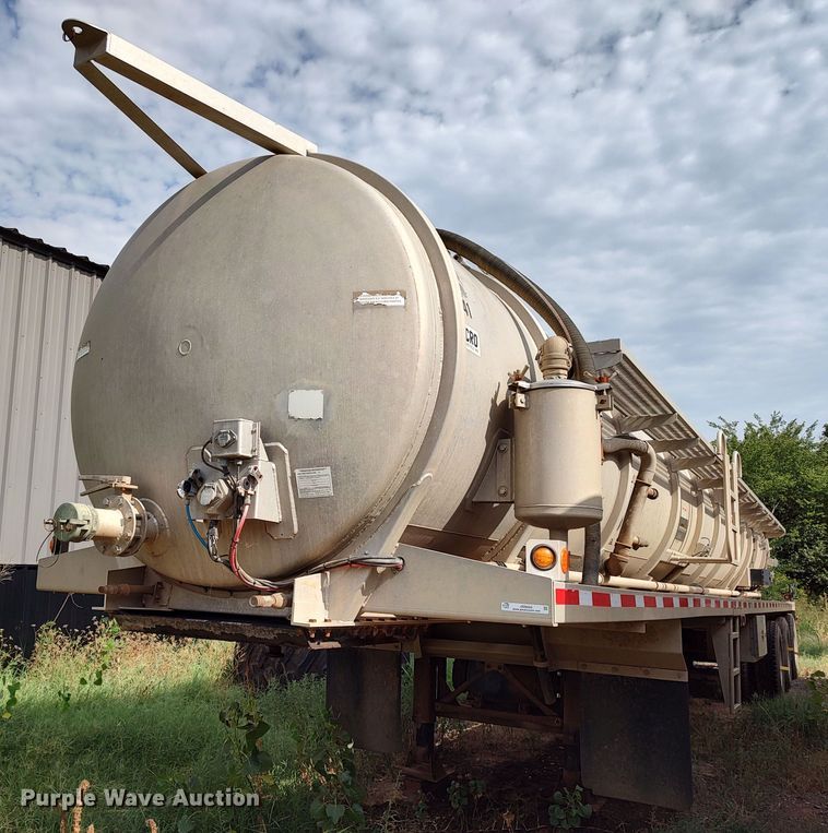 image for item JR9444 2012 Acro 8400  tank trailer