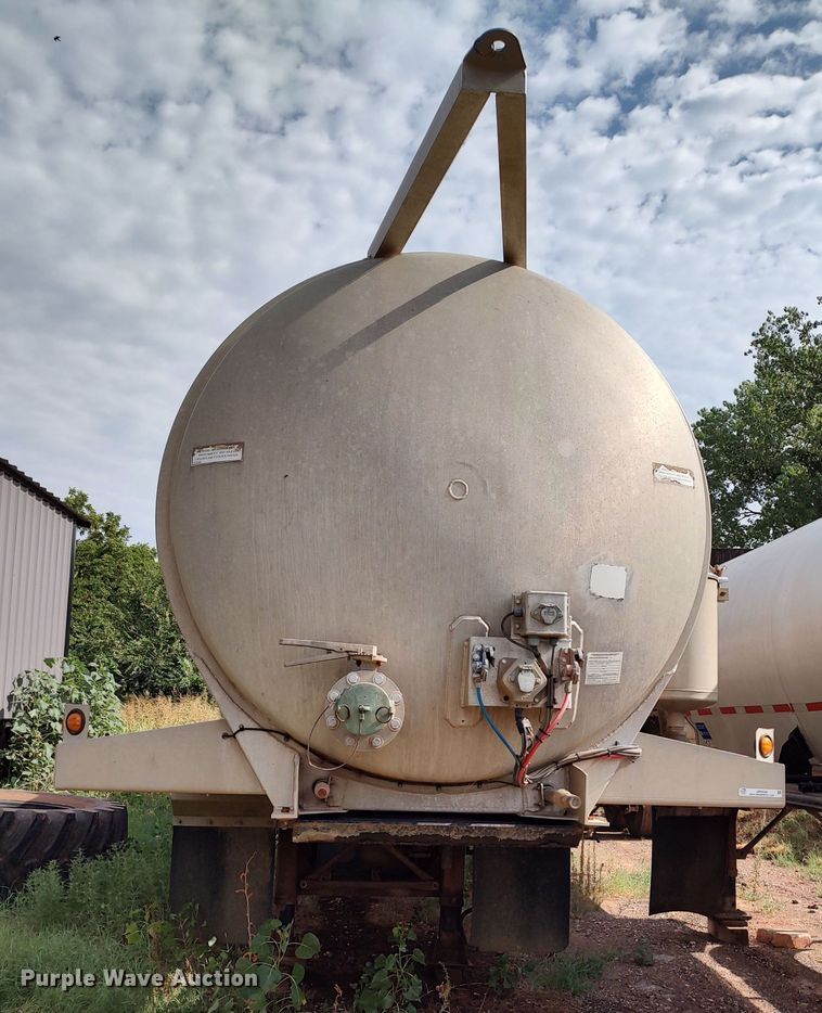 image for item JR9444 2012 Acro 8400  tank trailer