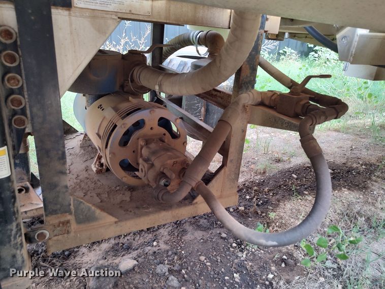 image for item JR9444 2012 Acro 8400  tank trailer