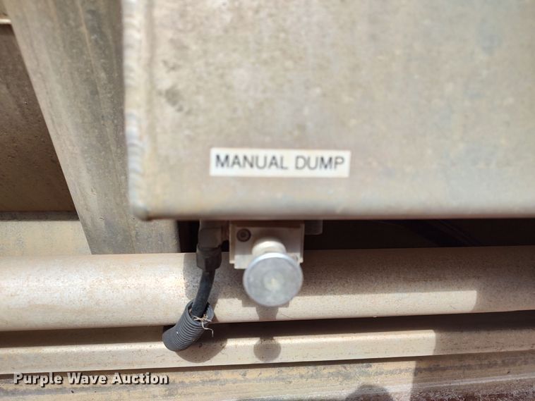 image for item JR9444 2012 Acro 8400  tank trailer