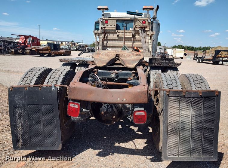 image for item JX9233 1998 Peterbilt 378  semi truck