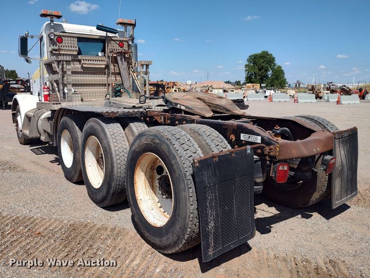 image for item JX9233 1998 Peterbilt 378  semi truck