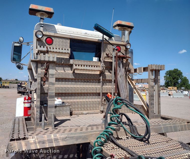 image for item JX9233 1998 Peterbilt 378  semi truck