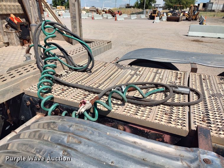 image for item JX9233 1998 Peterbilt 378  semi truck