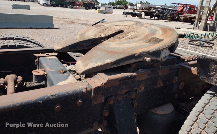 image for item JX9233 1998 Peterbilt 378  semi truck