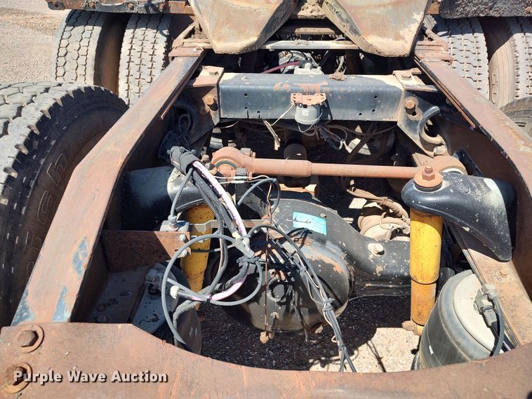 image for item JX9233 1998 Peterbilt 378  semi truck