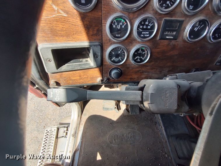image for item JX9233 1998 Peterbilt 378  semi truck