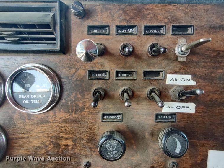 image for item JX9233 1998 Peterbilt 378  semi truck