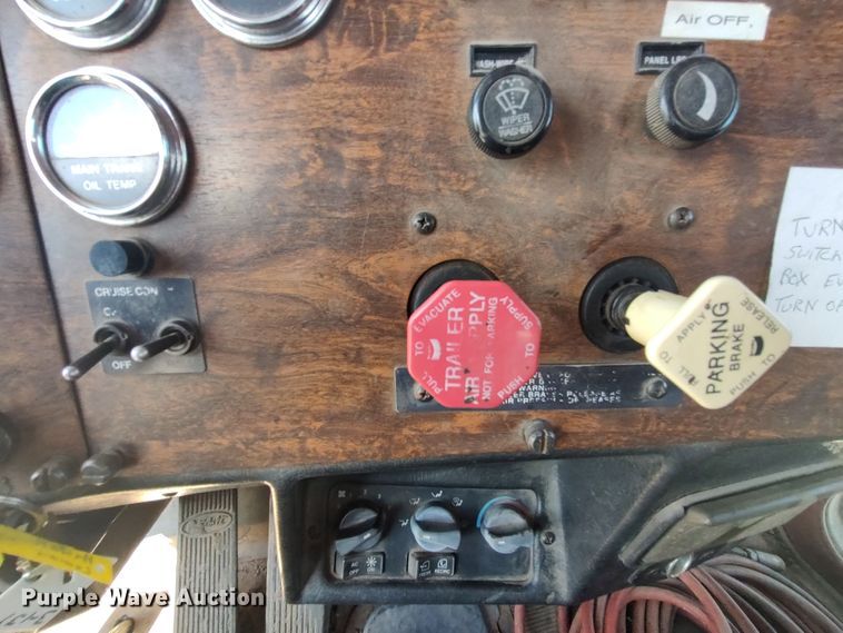 image for item JX9233 1998 Peterbilt 378  semi truck