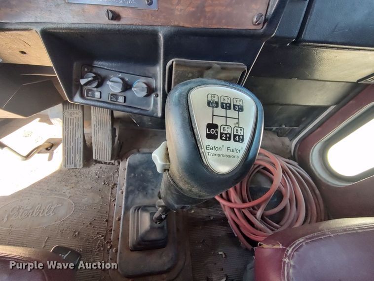 image for item JX9233 1998 Peterbilt 378  semi truck