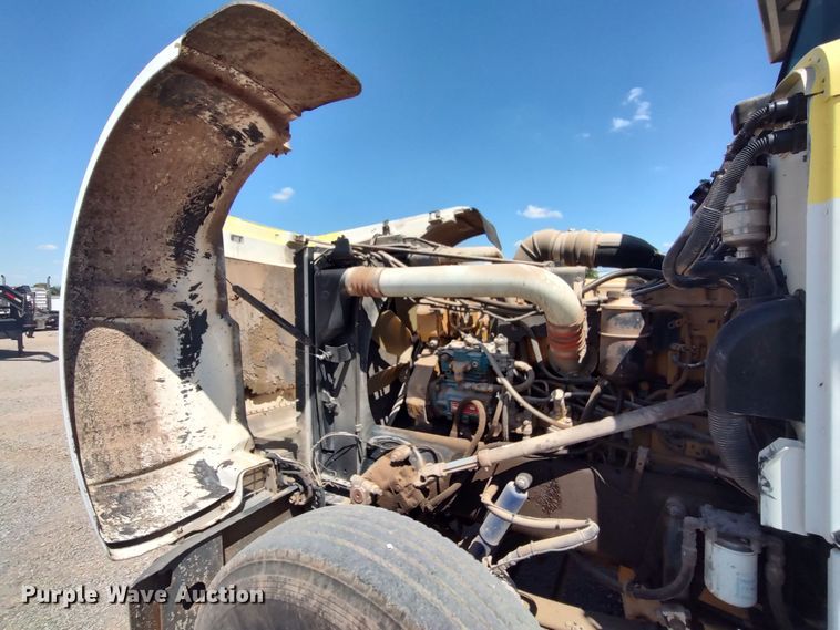 image for item JX9233 1998 Peterbilt 378  semi truck