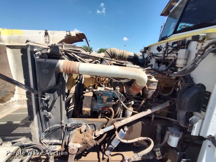 image for item JX9233 1998 Peterbilt 378  semi truck