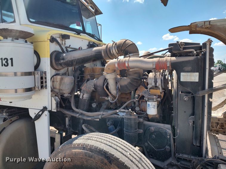 image for item JX9233 1998 Peterbilt 378  semi truck