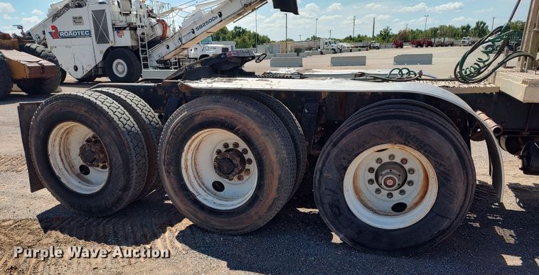 image for item JX9233 1998 Peterbilt 378  semi truck